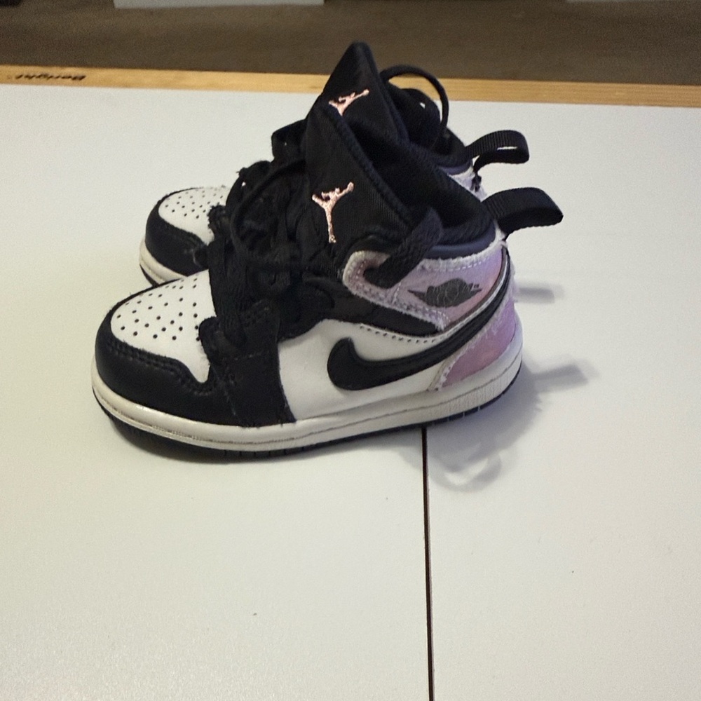 Toddler Jordan 1 SE size 6c very